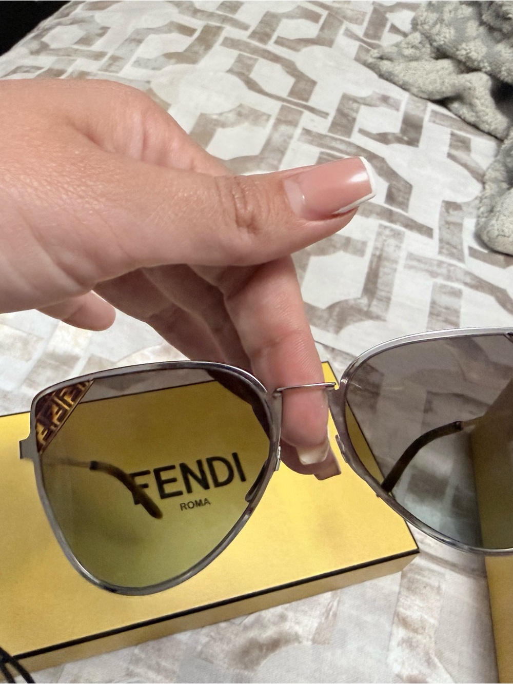 Fendi sunglasses - Picture 3 of 12